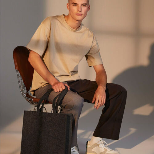 Felt Tote Bag Thumbnail